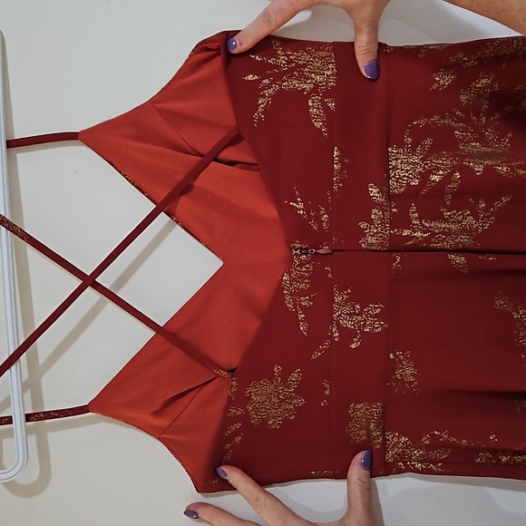 Le Chateau Dress - Picture 2 of 3